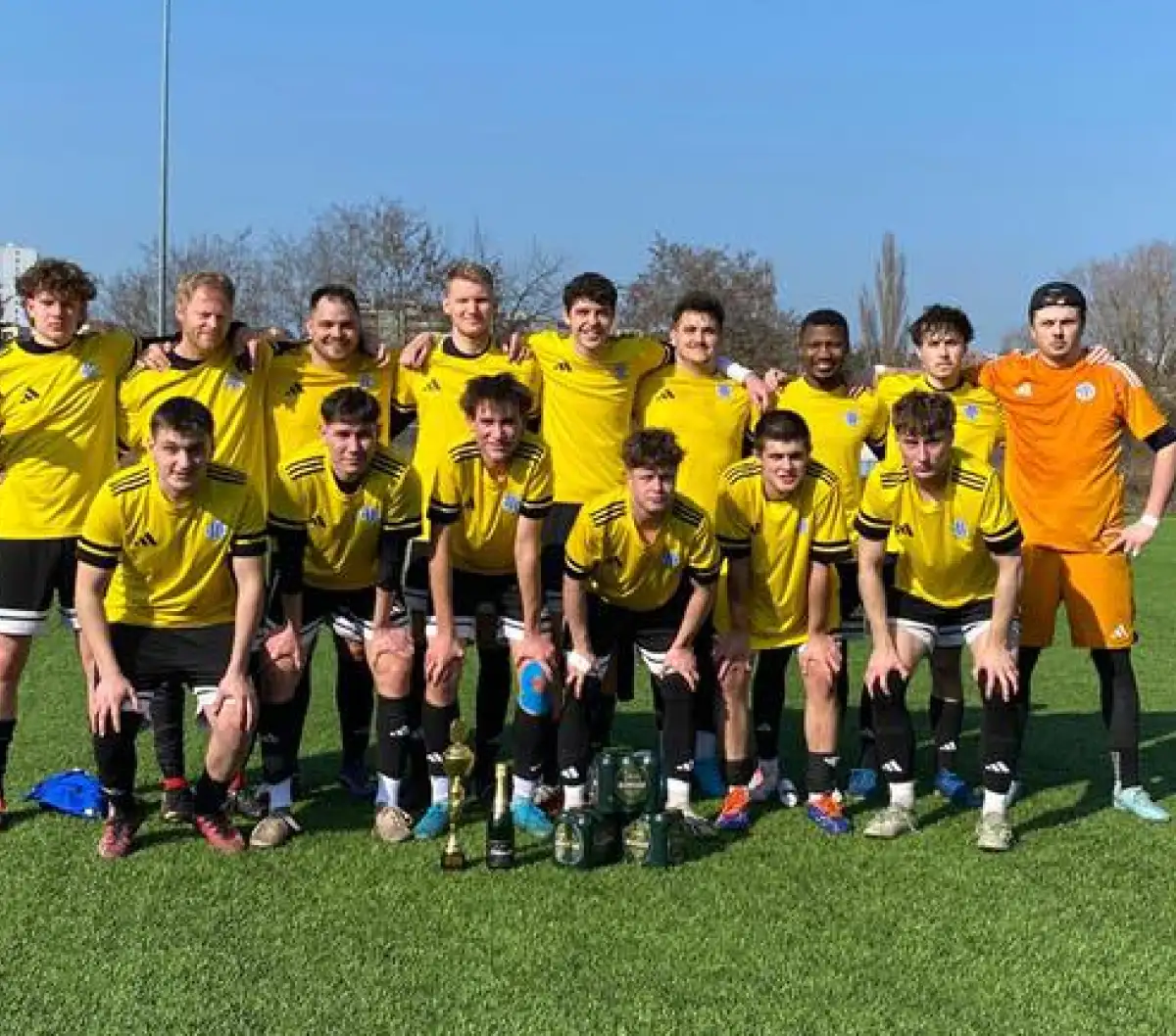 O mistrovské body v Satalicích, halové turnaje, zimní liga, přípravné zápasy i dvojzápasy