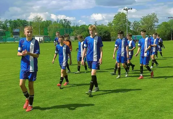 SENZACE V HOSTIVAŘI: Naši starší žáci loupili u lídra tabulky